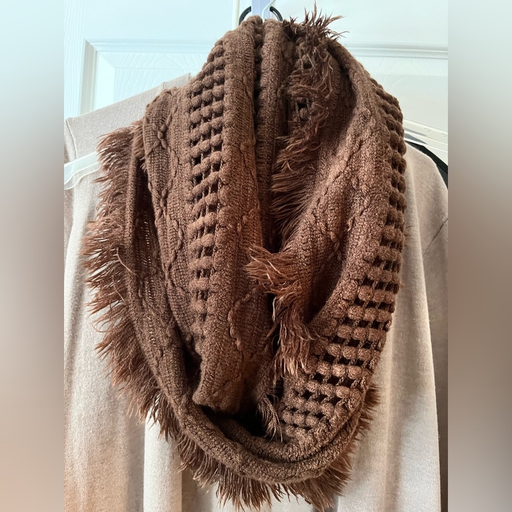 Women’s infinity scarf